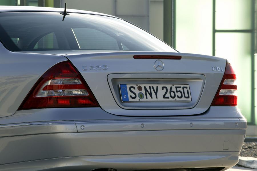  Mercedes-Benz C-Class 2004 года  (фото 20 из 88)